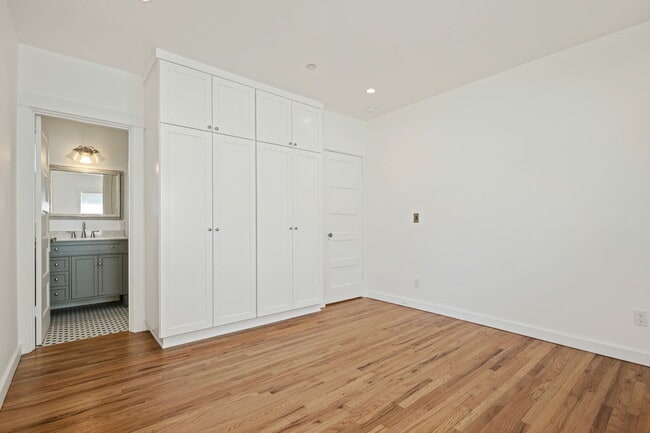 Building Photo - 135 N Alisos St