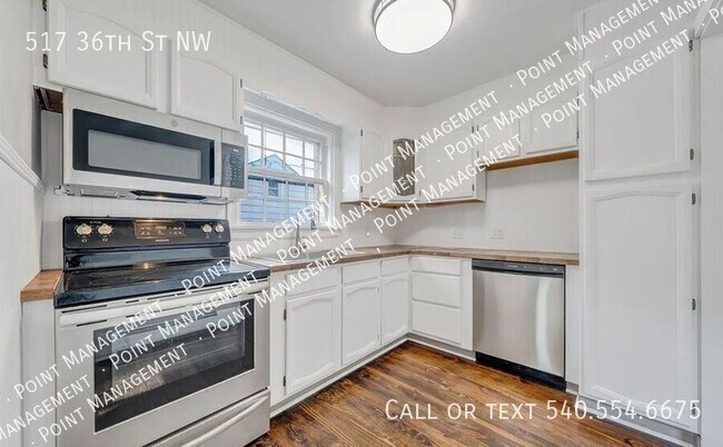 Building Photo - 517 36th St