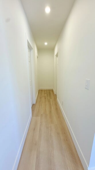 Building Photo - 1733 Magazine St