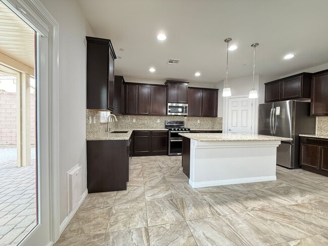 Building Photo - 132 Dunblane St