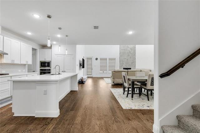 Building Photo - 1921 Bristol St