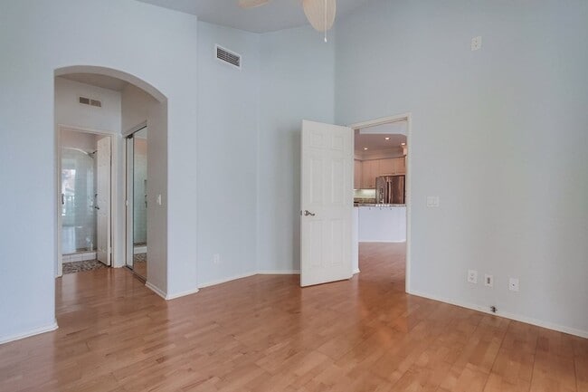 Building Photo - ***Available for move in on June 30, 2025*...