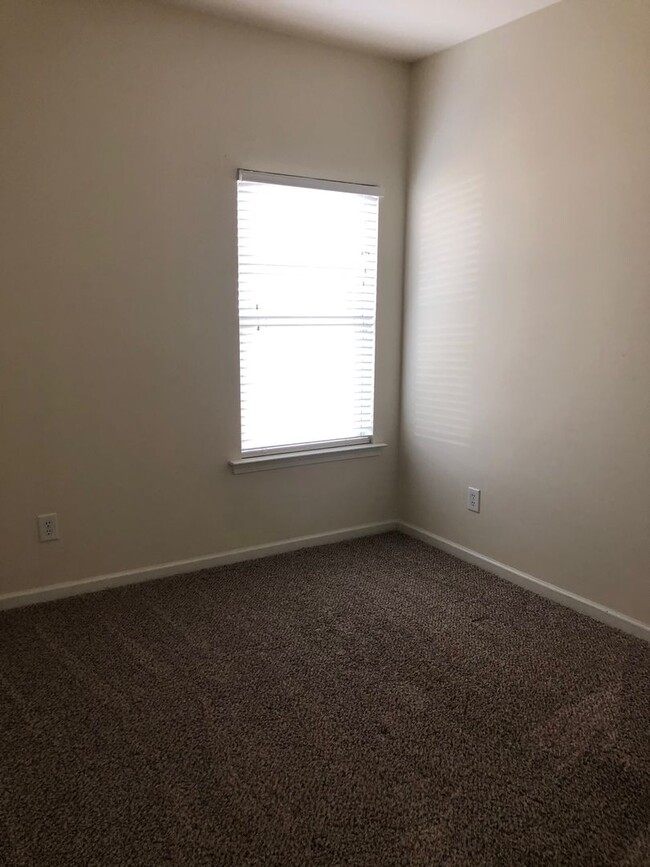Building Photo - Coming Soon For Rent in Moody!