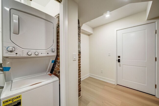 Building Photo - 620 S 8th St