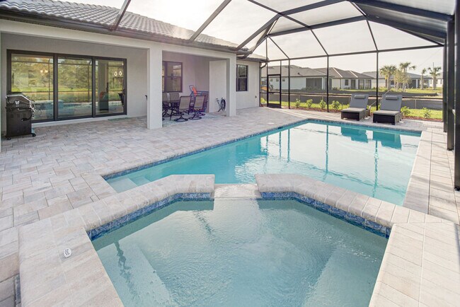 Building Photo - 17118 Oakstead Dr