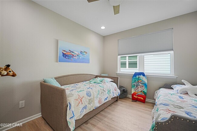 Building Photo - 9431 Paradise Dr