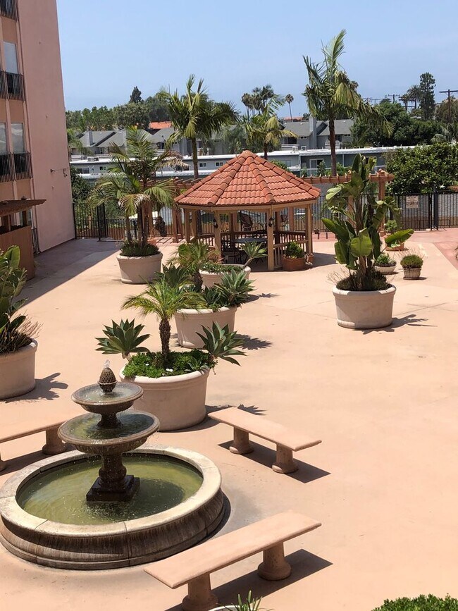 Primary Photo - North PB 2 Bedroom 2 Bath Condo in Del Rey...