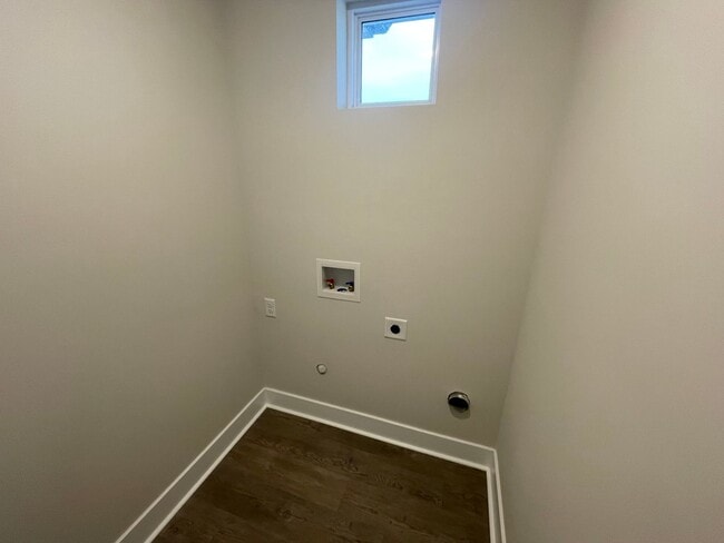 Building Photo - Nearly New 3 Bed 2 Bath Home in Goddard Schools – Trails End