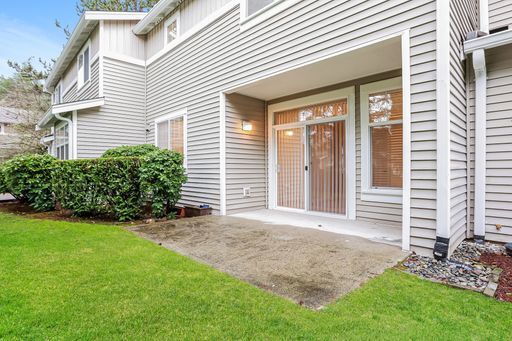 Building Photo - Newly Remodeled 3 bed 2.5 bath Townhome for Rent in Willow Grove Community