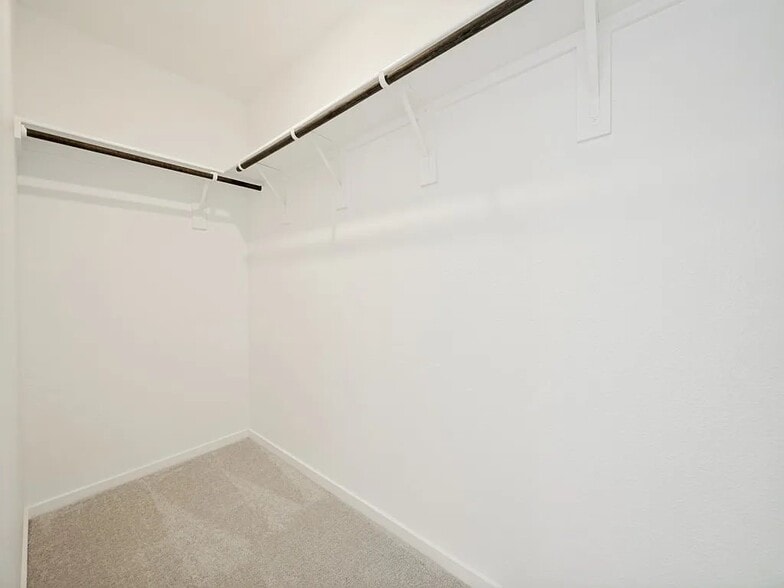Building Photo - 2513 Guineas Ln