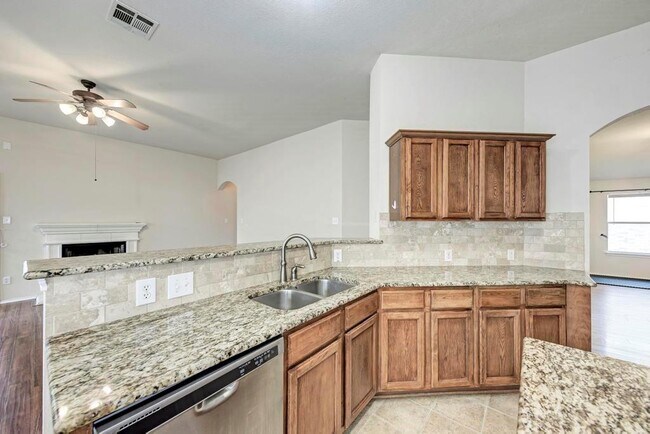 Building Photo - 1124 Alexandria Way