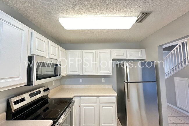 Building Photo - AVAILABLE NOW - Fort Walton Beach townhome!