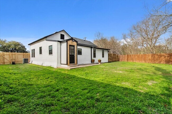 Building Photo - 102 East St