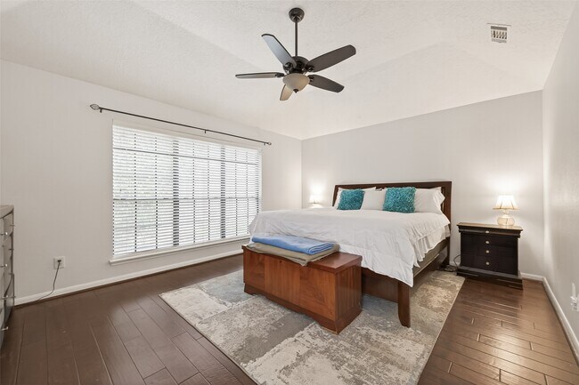 Building Photo - 18526 Fawn Run Ln