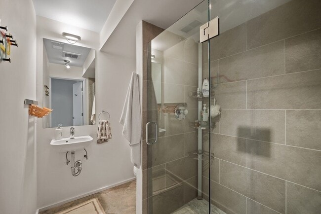 Building Photo - 35 Thornberry Rd