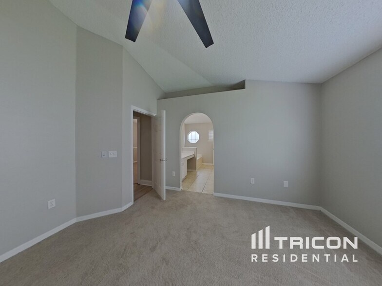 Building Photo - 1656 Dartmouth Dr