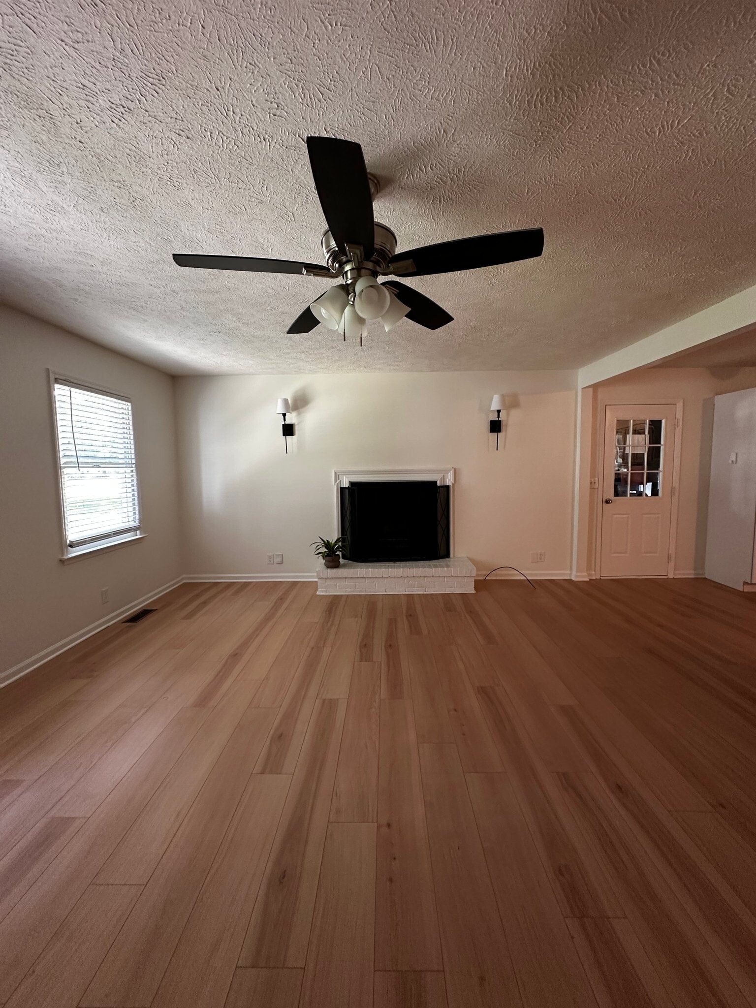 Building Photo - 132 Fox Ridge Dr