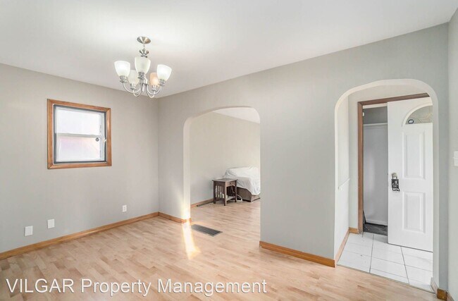 Building Photo - 3 br, 1.5 bath House - 4218 Euclid