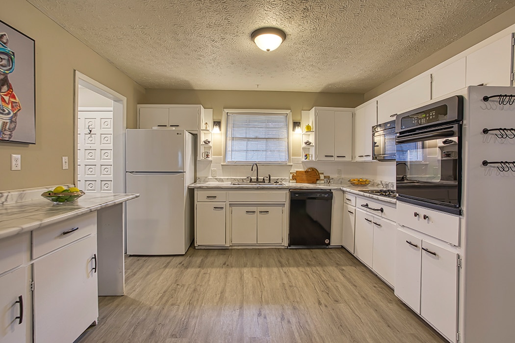 Building Photo - 1911 S Saratoga Ave