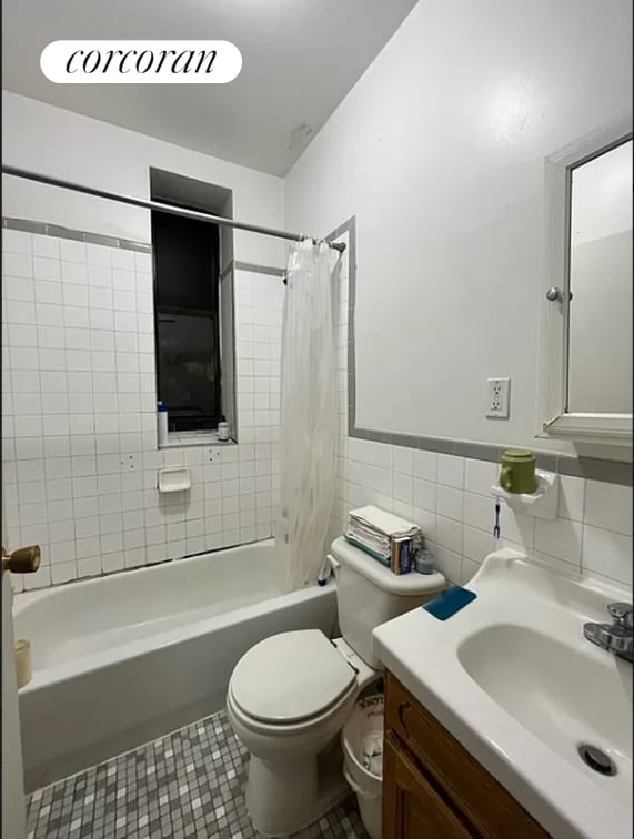 Building Photo - 351 St Nicholas Ave