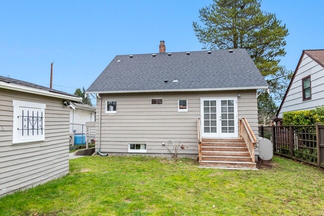 Building Photo - 3bd/1.75ba Seattle Home