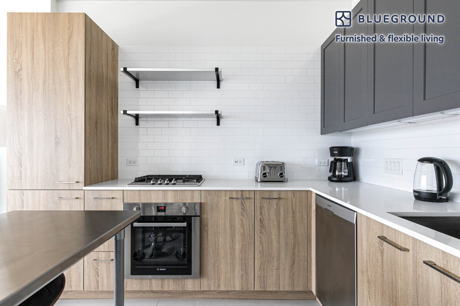 Building Photo - 1035 W Van Buren St