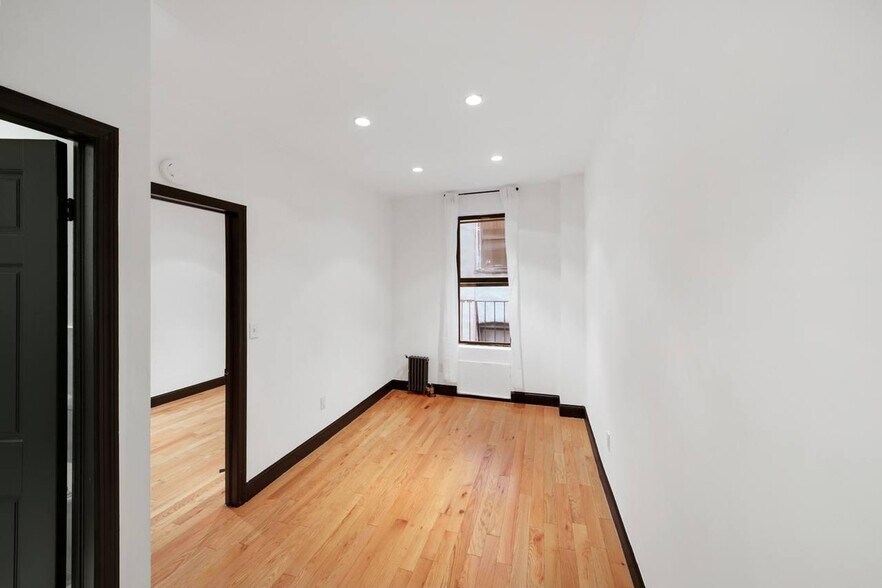 Primary Photo - 155 E 2nd St