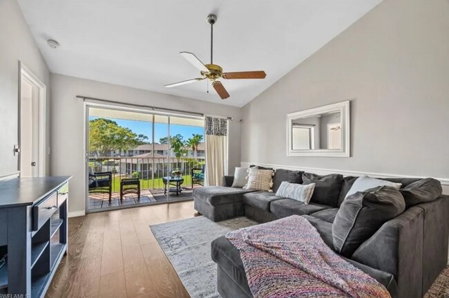 Building Photo - Charming 2 Bed 2 Bath Condo in Naples COMING SOON