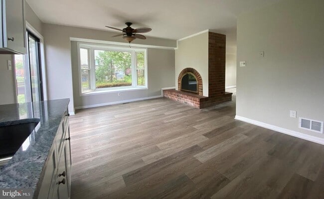 Building Photo - 4001 Brandywine Ct