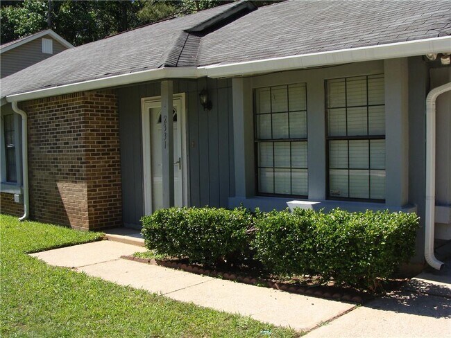 Building Photo - 2331 Newgate Dr