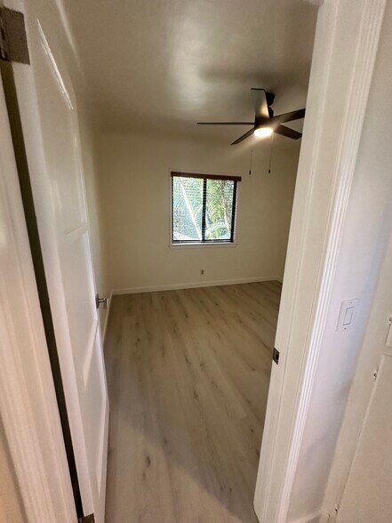 Building Photo - 2538 1/2 Military Ave