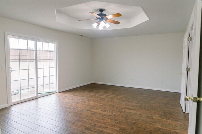 Building Photo - 3 Acorn Cir