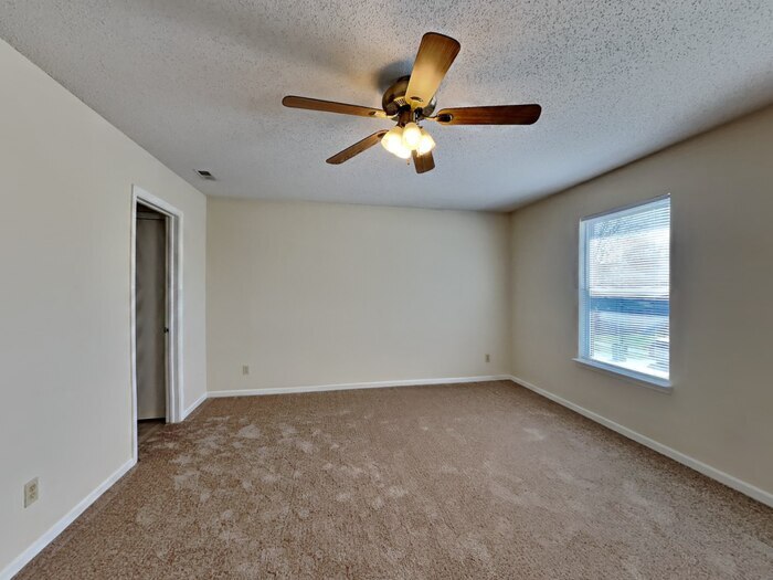 Building Photo - 9140 Amberleigh Dr