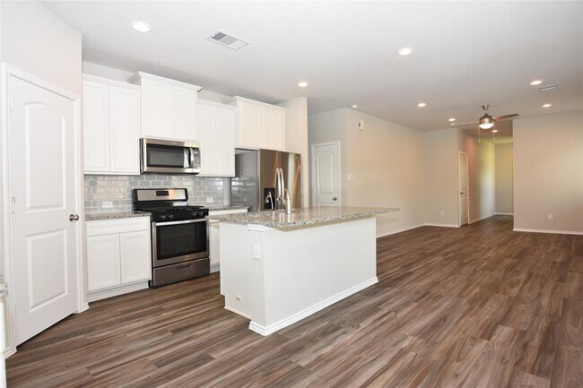 Building Photo - 9208 Inland Leather Ln