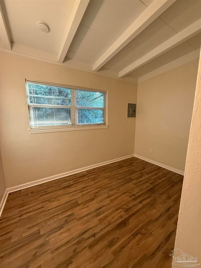 Building Photo - 202 Emerald Ave