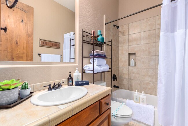 Building Photo - 3644 N Sagewood Cir