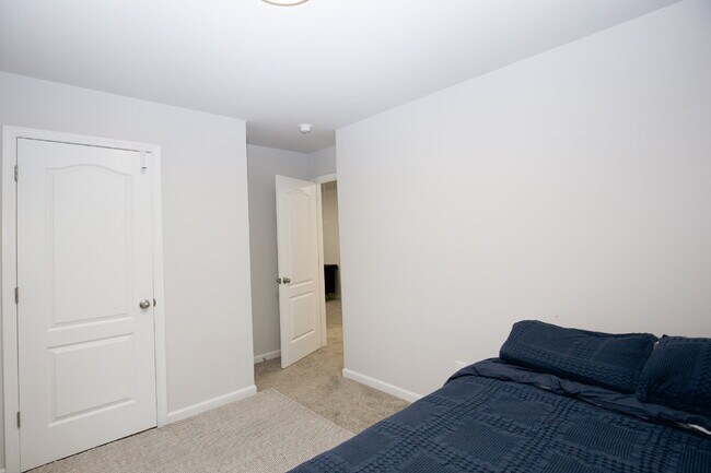 Building Photo - "Charming 3-Bed Oasis with 2.5 Baths on Century Lane, Cameron – Spacious 1744 sq. ft. Retreat!"