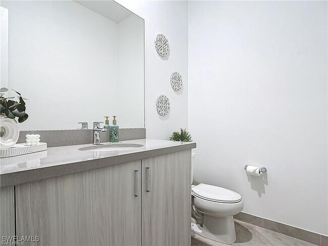 Building Photo - 5285 Marano Dr