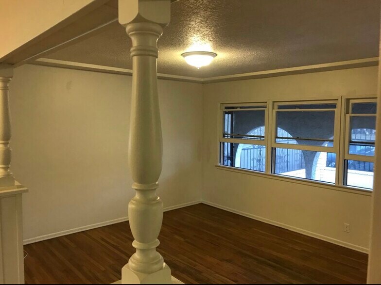 Building Photo - 10063 Faywood St