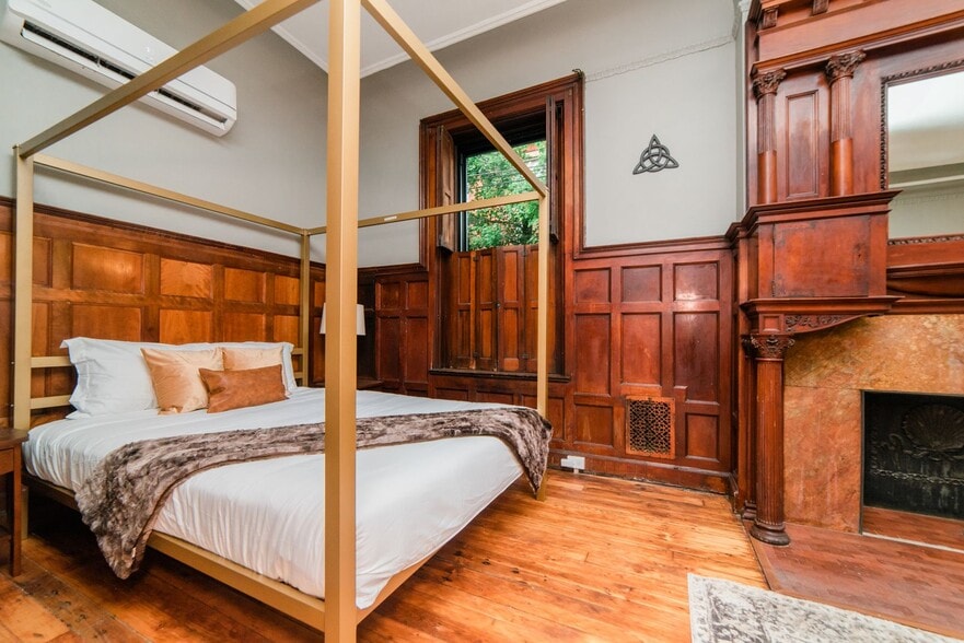 Interior Photo - The Hamilton