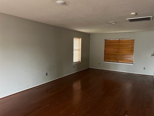 Building Photo - 5935 Sattler Park Dr