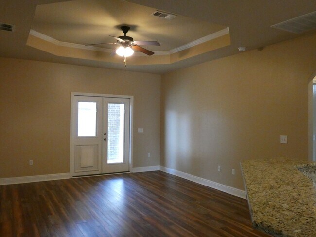 Building Photo - 3-Bedroom All Brick Home - Terra Bella