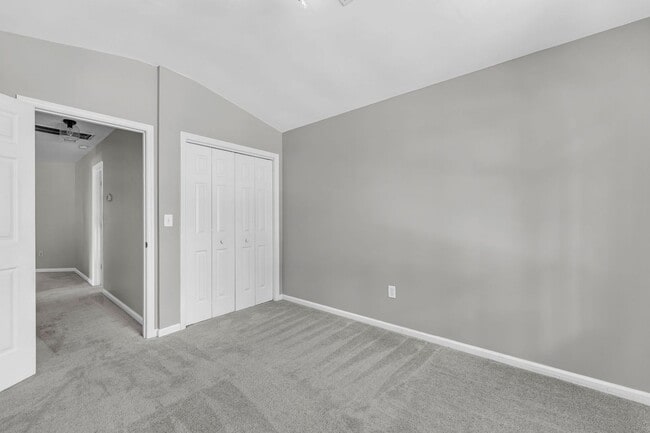 Building Photo - Charming 3BR/2.5BA Home with 2-Car Garage & Fenced Yard in Citadel Woods — West Ashley
