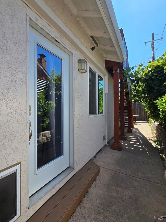 Primary Photo - 480 Meadowview Dr