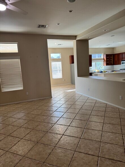 Building Photo - 10511 W Villa Hermosa