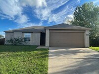 Building Photo - 5006 Glenoak Dr