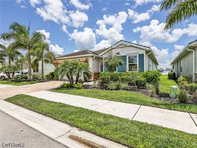 Building Photo - 28029 Sanibel Sands St