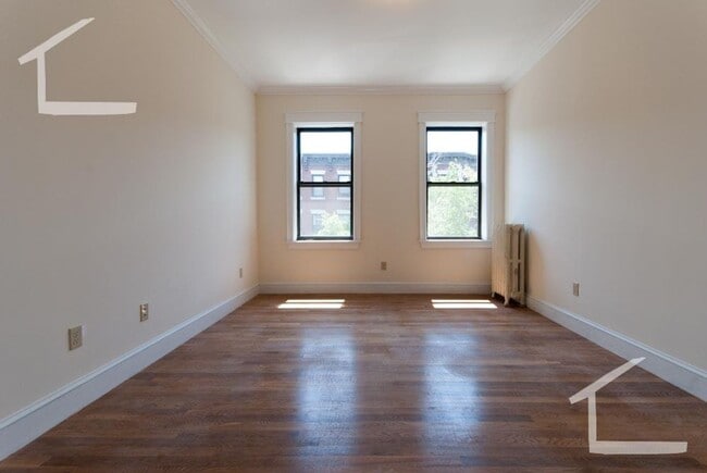 Building Photo - 27 Glenville Ave