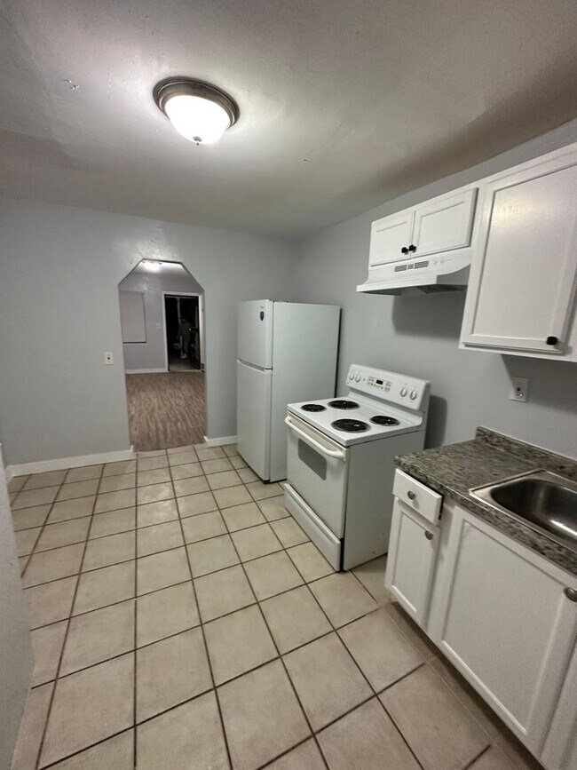 Building Photo - 2845/2847 W 6th St.