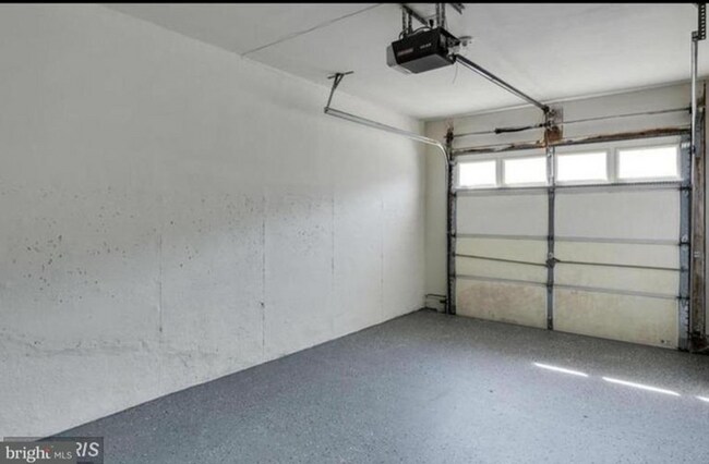 Building Photo - 2702 Stanton Rd SE